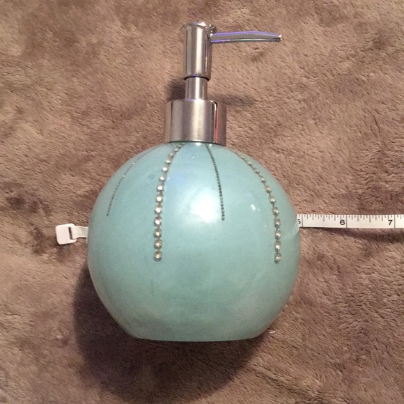 Soap or lotion dispenser. Blue with rhinestone detail. - Picture 9 of 9